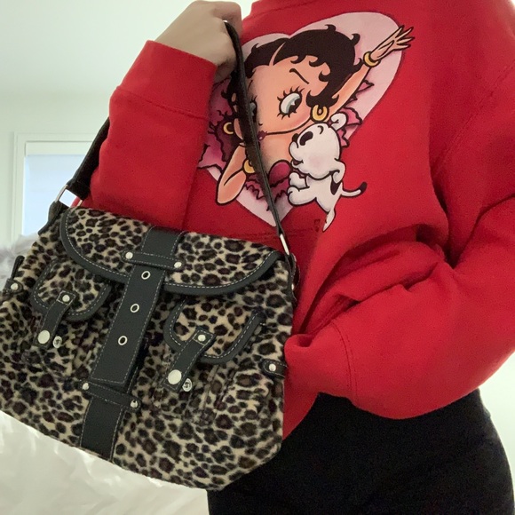 Aritzia Handbags - vintage fuzzy cheetah mini bag